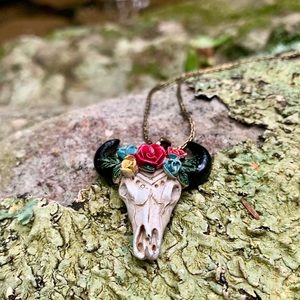 “Southwest Zest” Floral Longhorn Skull Necklace